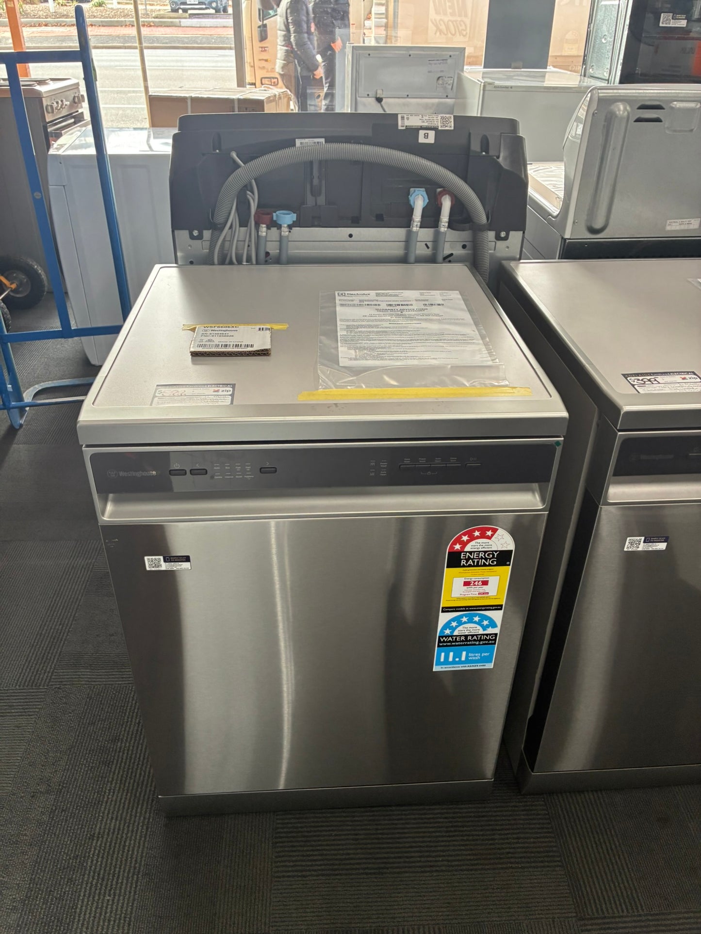 Westinghouse 60cm 14 Place Stainless Steel Dishwasher WSF6602XC — Factory Second (Category C)