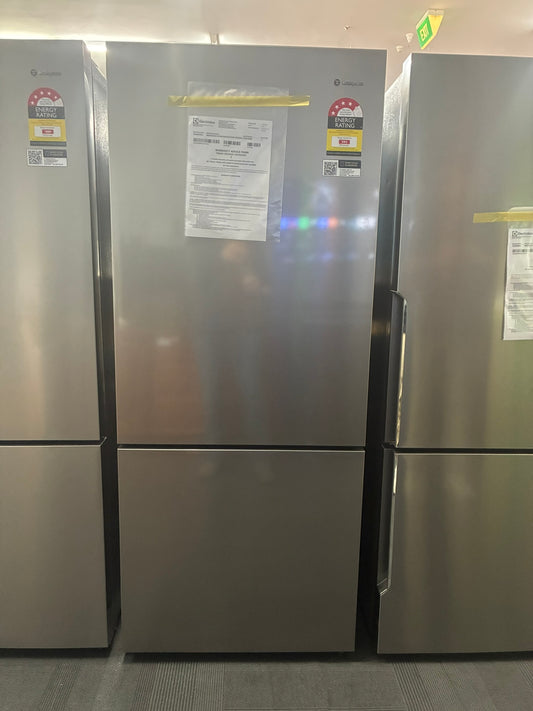 Westinghouse 496L Bottom Mount Fridge WBE5300SC-R — Factory Second (Category C)