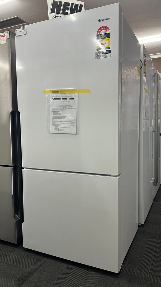 Westinghouse 496L Bottom Mount Fridge – White (WBE5300WC-R) – Factory Second